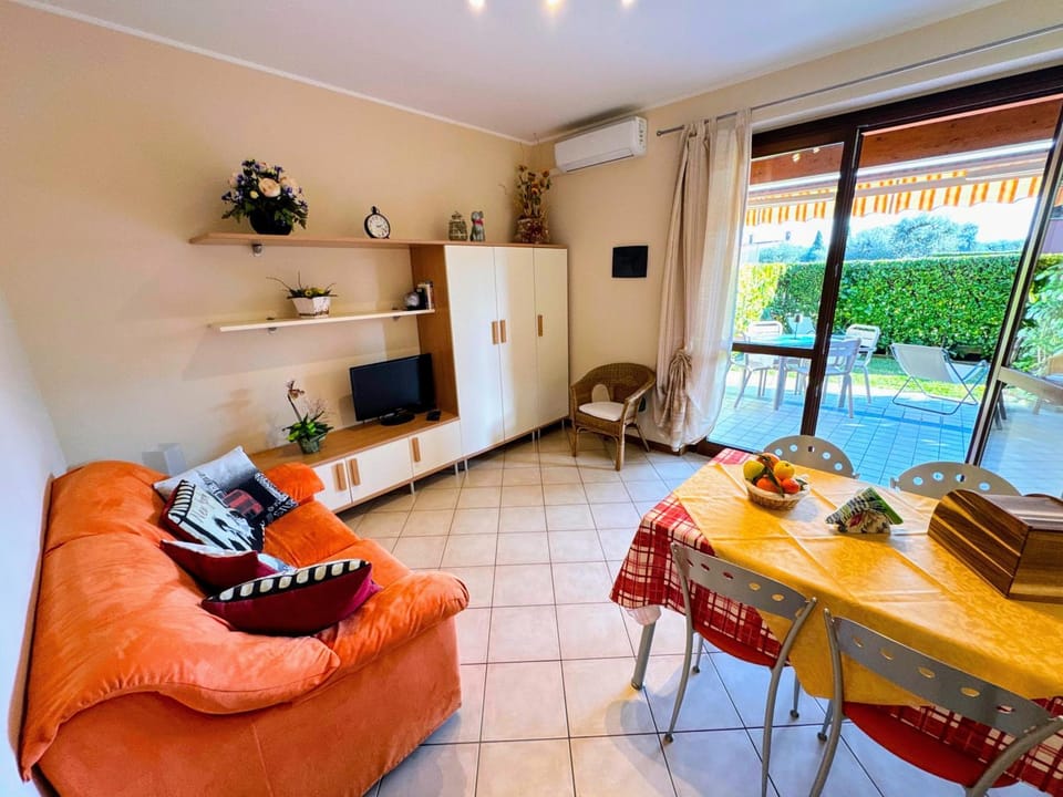 Patio, Garden, Living room, Seating area, Seating area, Garden view