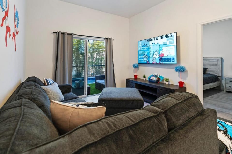 Costa Thing 2 - 5BR Reunion Resort Pool Home House in Loughman