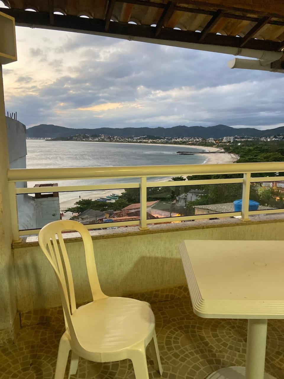 Quarto Feminino Praia de Itaipu Vacation rental in Niterói