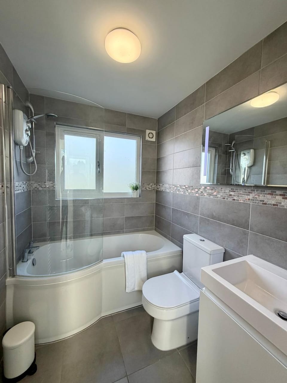 Shower, Toilet, Bathroom, Bath