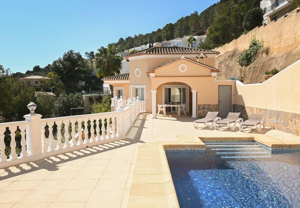 Property building, sunbed