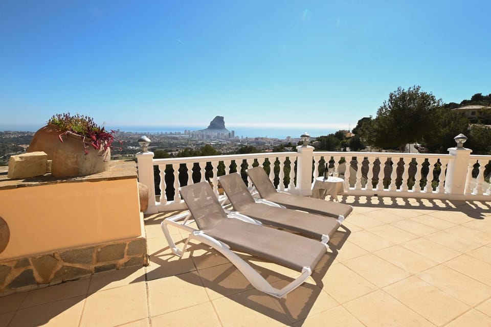 View (from property/room), Balcony/Terrace, Sea view, sunbed