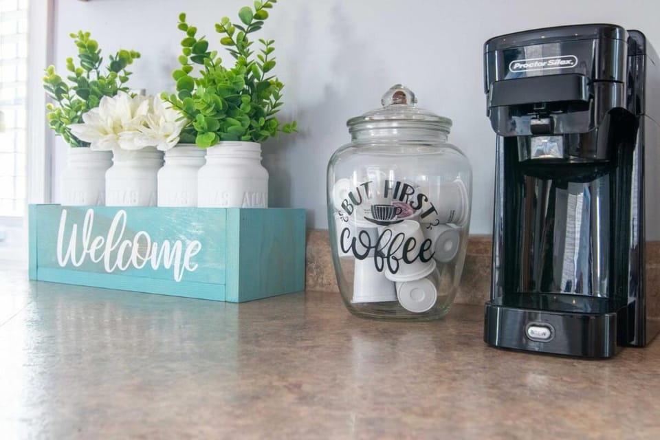Coffee/tea facilities, Kitchen or kitchenette