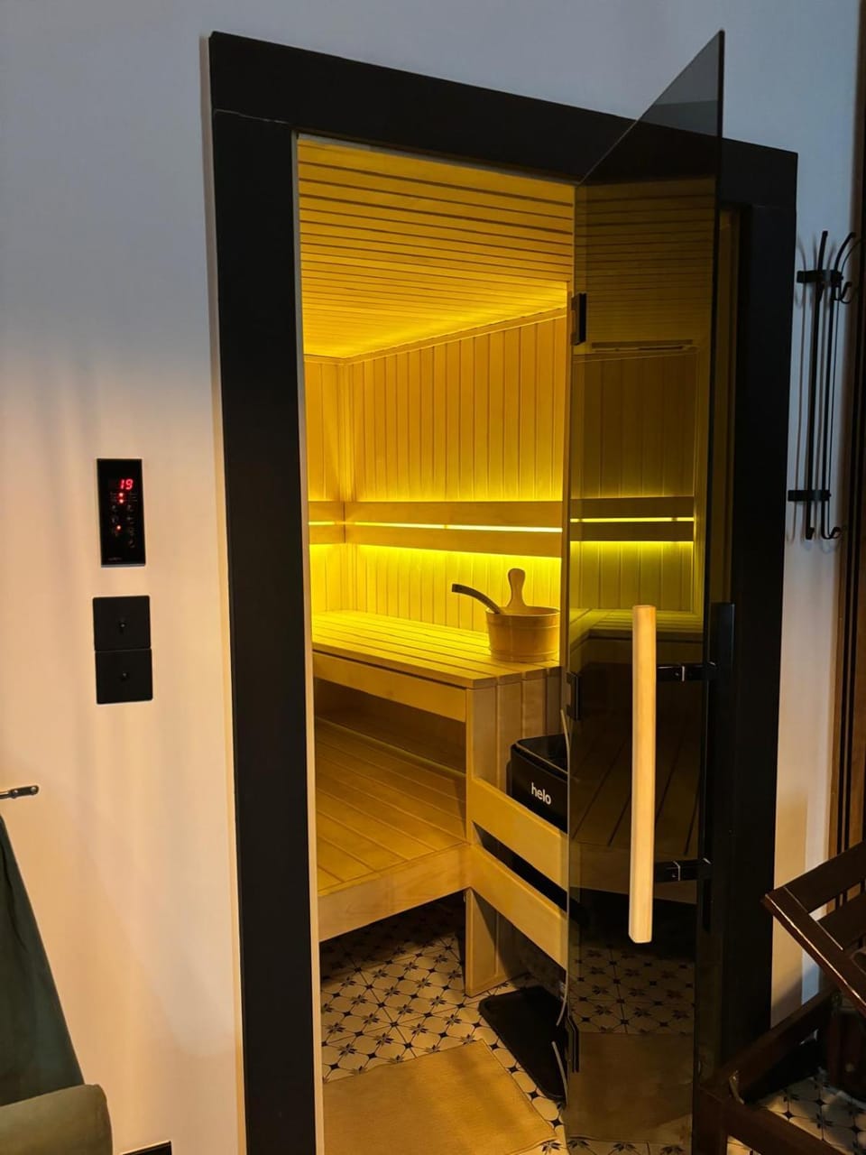 Hydra Haven l Sauna & Jacuzzi l Luxury Wellness Loft Apartment in Poland