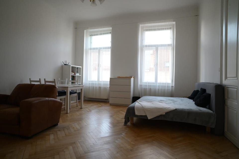 Property building, Restaurant/places to eat, Bed, View (from property/room), View (from property/room), Living room, Photo of the whole room, Seating area, Bedroom, City view, City view, Landmark view, Landmark view, Street view, Street view