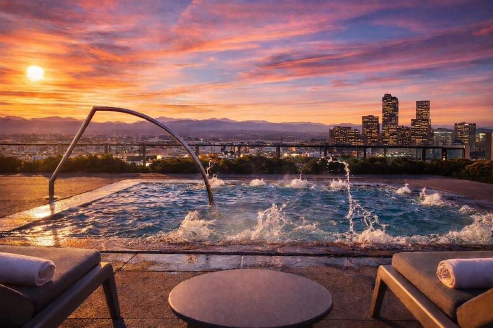 Sleek Cherry Creek Studio - Hot Tub & Free Parking Apartment in Cherry Creek