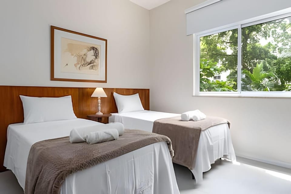 CurtaArpoador: 1 qt, arborizado, novo, 5 min praia Apartment in Rio de Janeiro