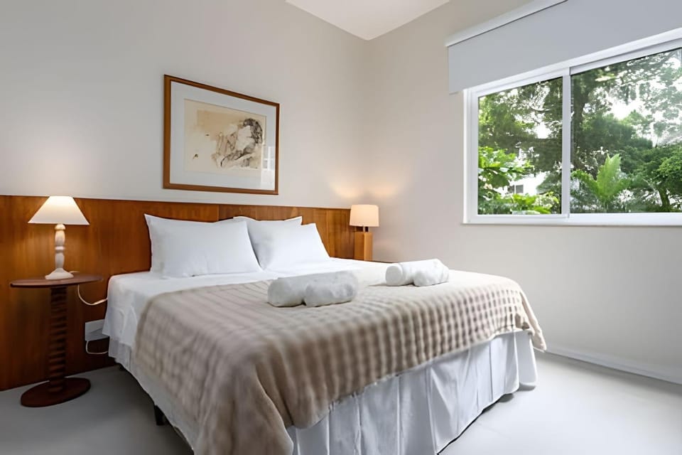 CurtaArpoador: 1 qt, arborizado, novo, 5 min praia Apartment in Rio de Janeiro