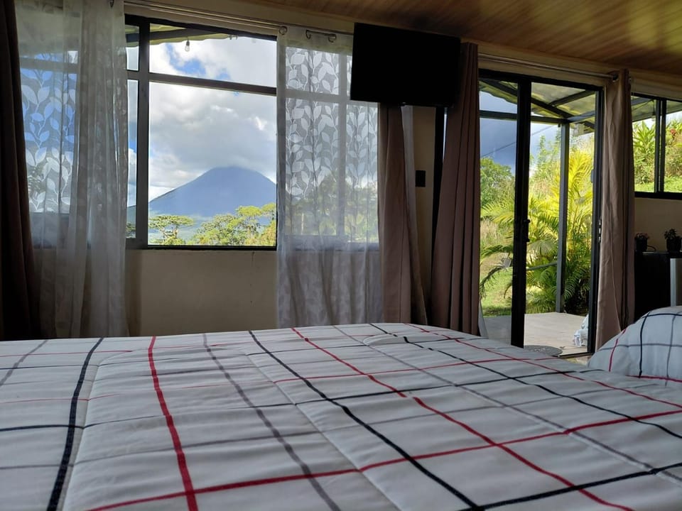 Villa Lago del Sol Bed and Breakfast in Alajuela Province
