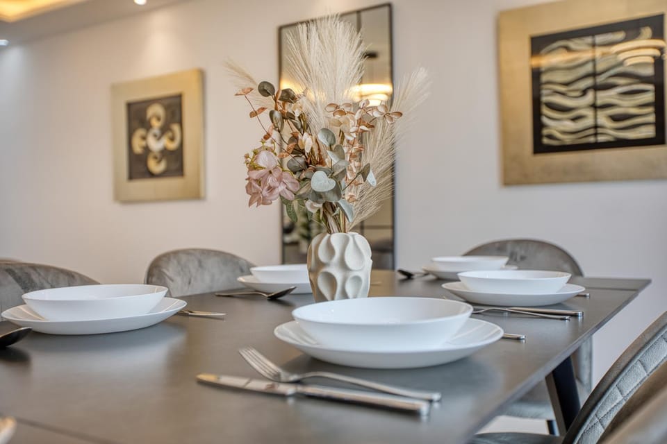 Decorative detail, Dining area