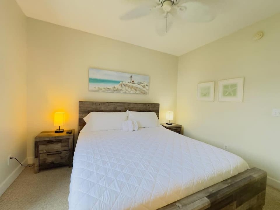 Cozy 1BR Getaway with King Bed Near Beach Apartment in Carolina Forest