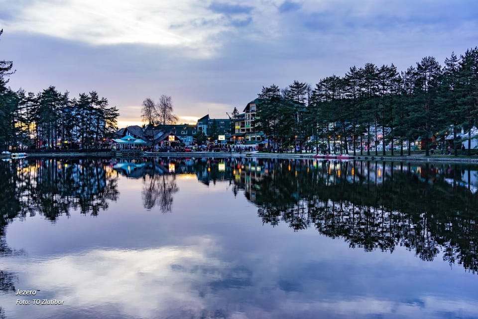 Nearby landmark, Neighbourhood, Natural landscape