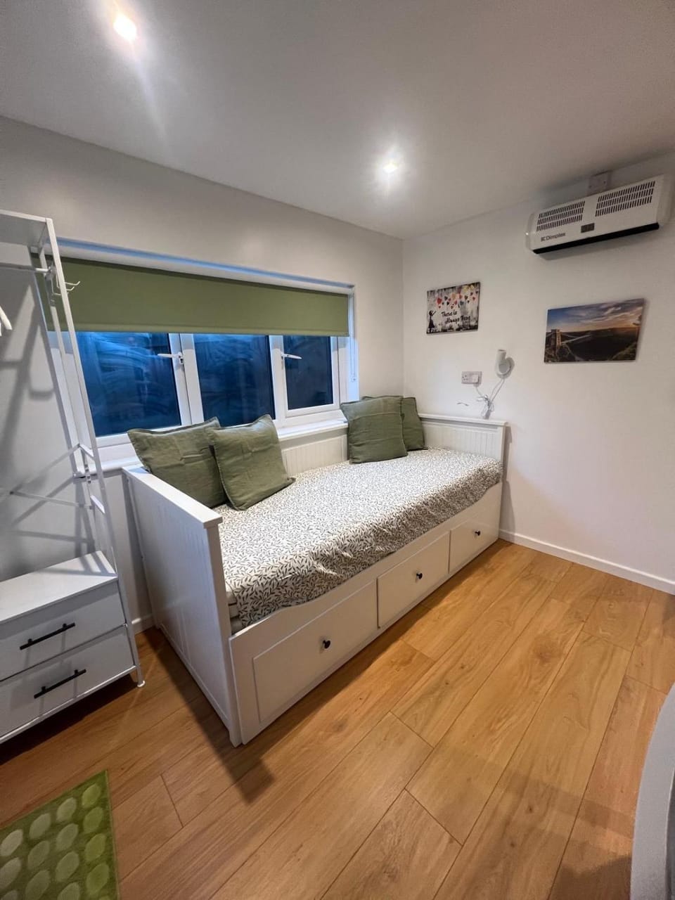 The Green Nook Apartment in Bristol