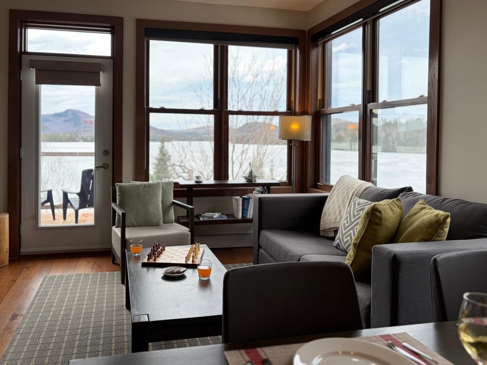 Natural landscape, View (from property/room), Living room, Seating area, Lake view, Mountain view