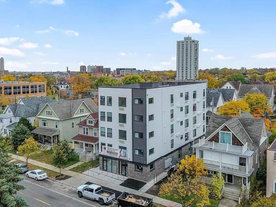 Valclyde Cozy Suite-Sleeps 4-Downtown MPLs Apartment in Minneapolis