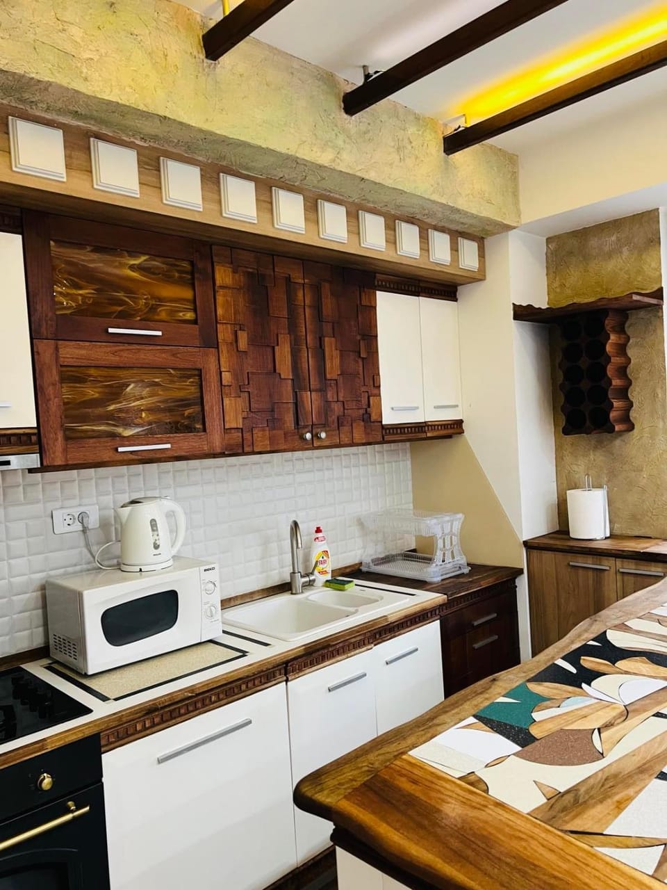 Luxury City Apartment-Steps from City Center Apartment in Skopje