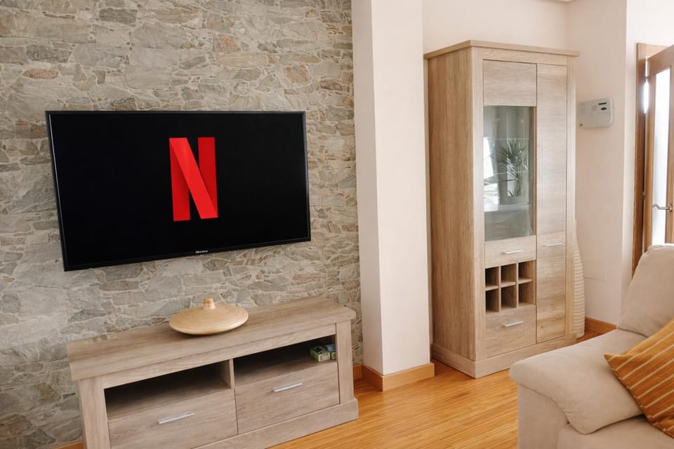 Communal lounge/ TV room, TV and multimedia, Seating area, Evening entertainment