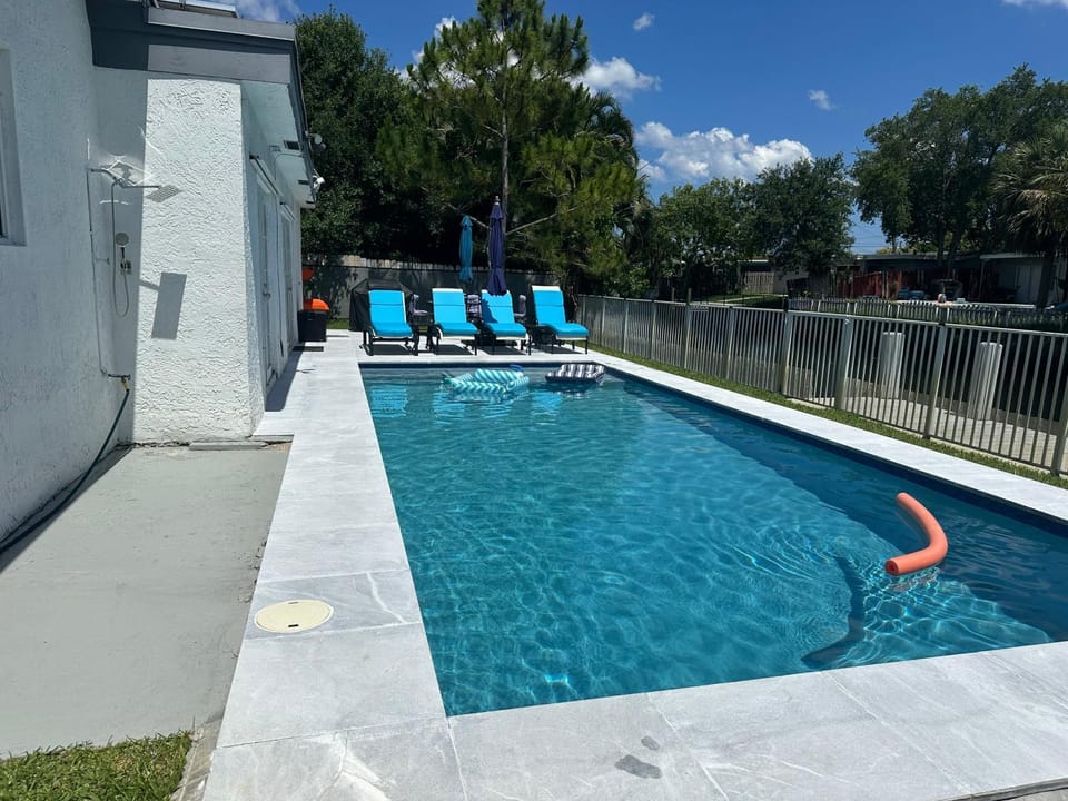 Swimming pool