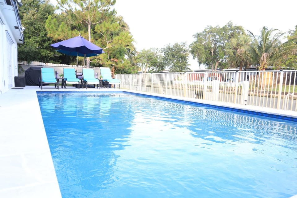 Swimming pool