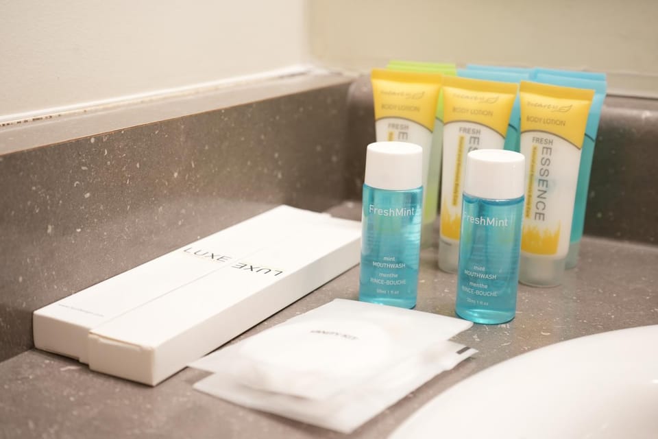 Modern 3BR Bath House Minutes to Niagara Falls Villa in Grimsby