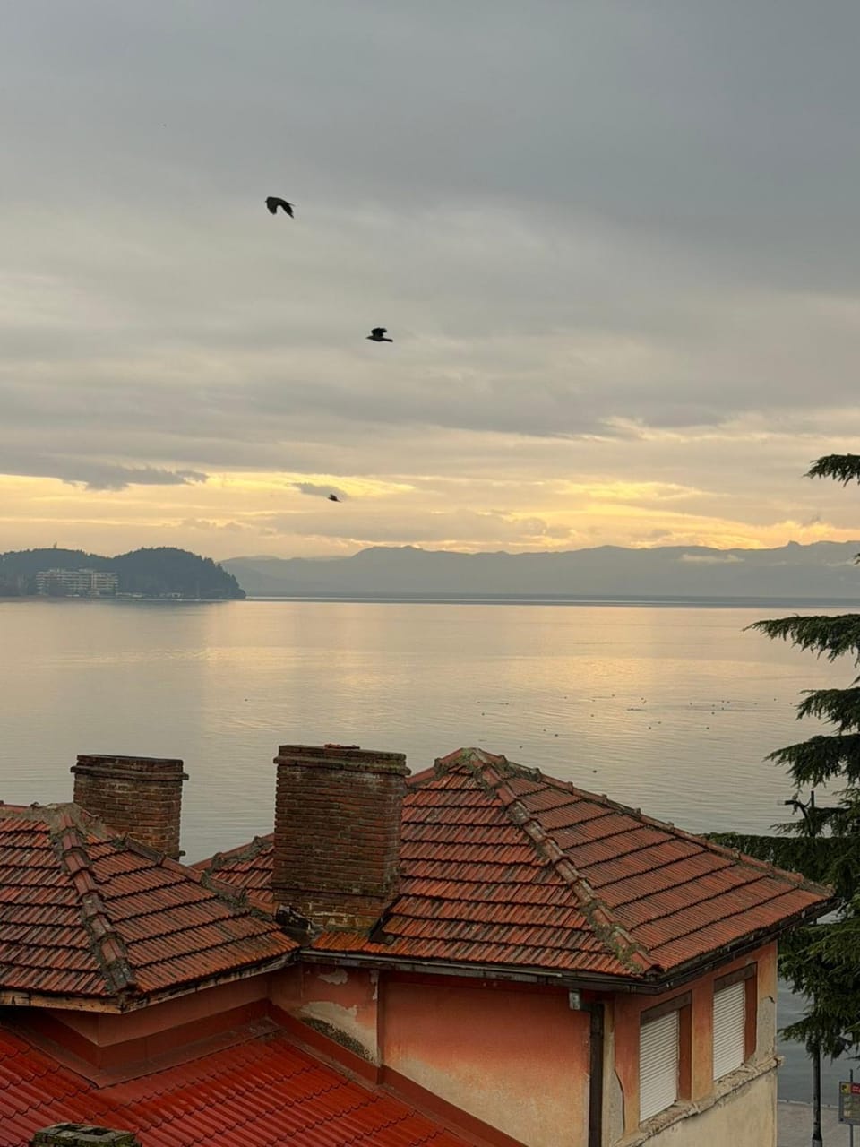 Day, Natural landscape, Lake view, Mountain view