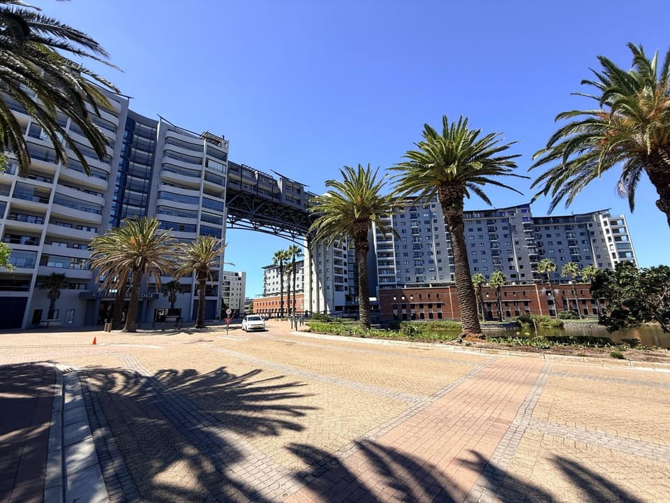 2 bedroom chic apartment near Canal Walk Apartment in Cape Town
