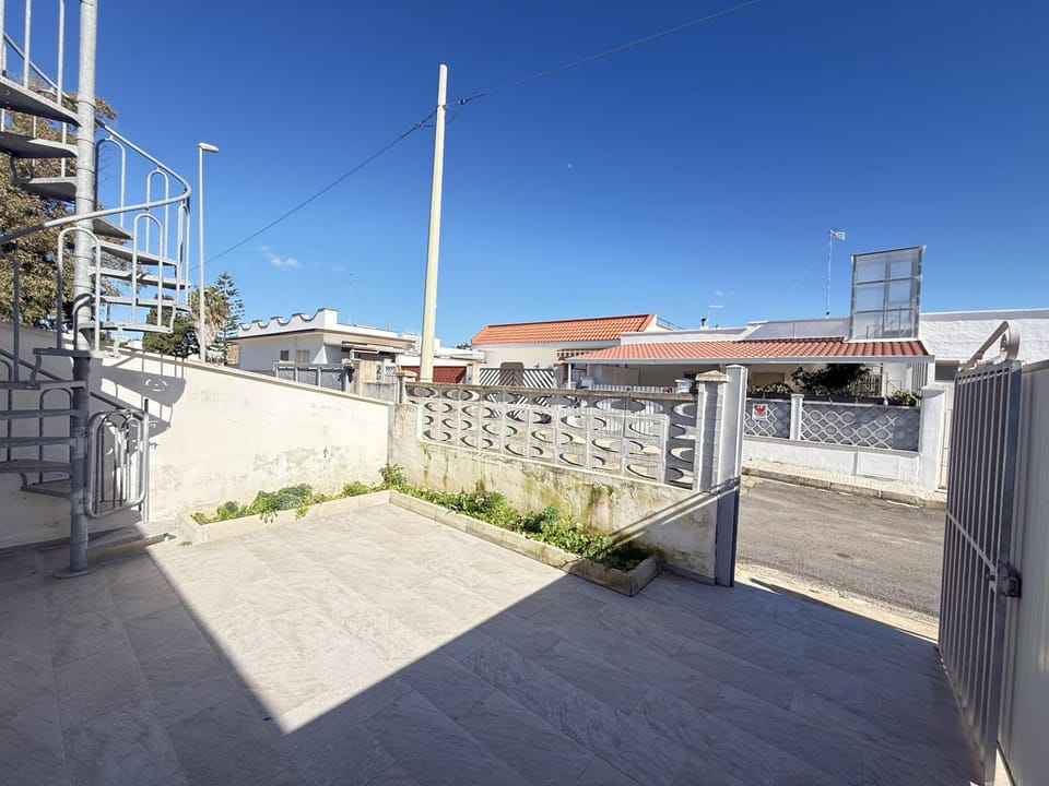 Casa Vacanza Nina a Torre Lapillo con veranda Apartment in Torre Lapillo