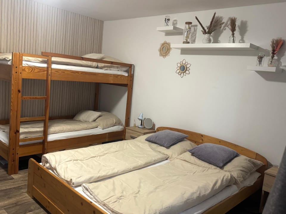 Property building, Bed, Living room, Photo of the whole room, Bedroom, bunk bed