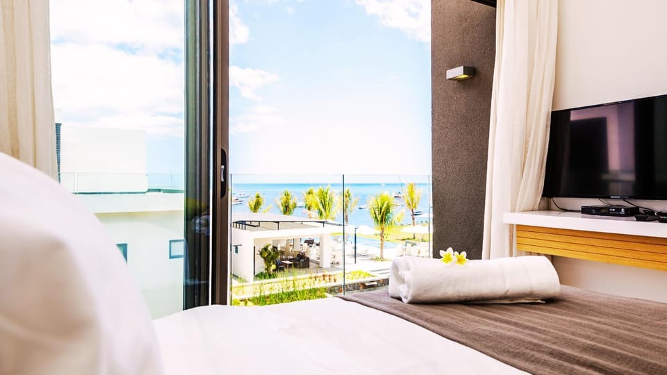 Bed, Bedroom, Sea view