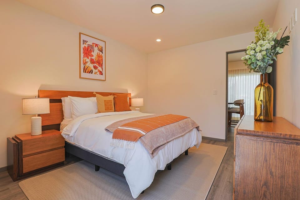Bed, Photo of the whole room, Bedroom
