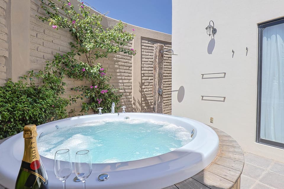 Day, Hot Tub