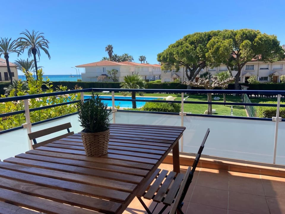 Balcony/Terrace, Pool view, Sea view