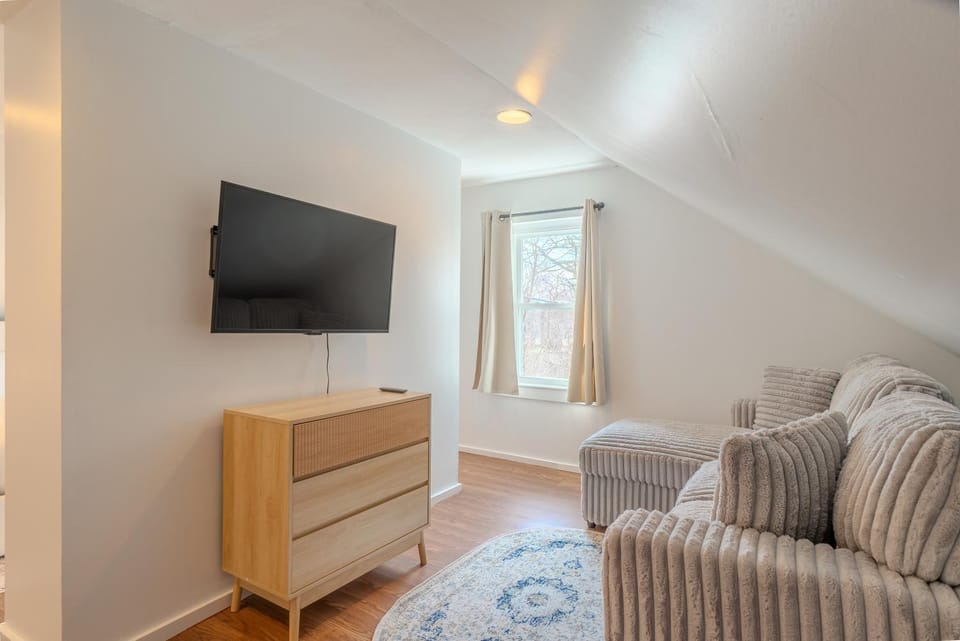 Living room, Bedroom