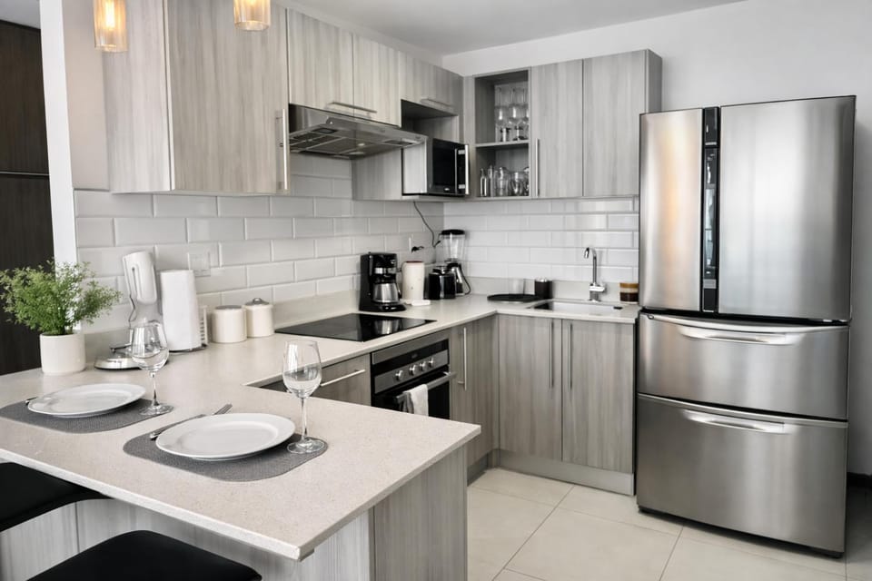 Coffee/tea facilities, Kitchen or kitchenette, Dining area, oven, toaster