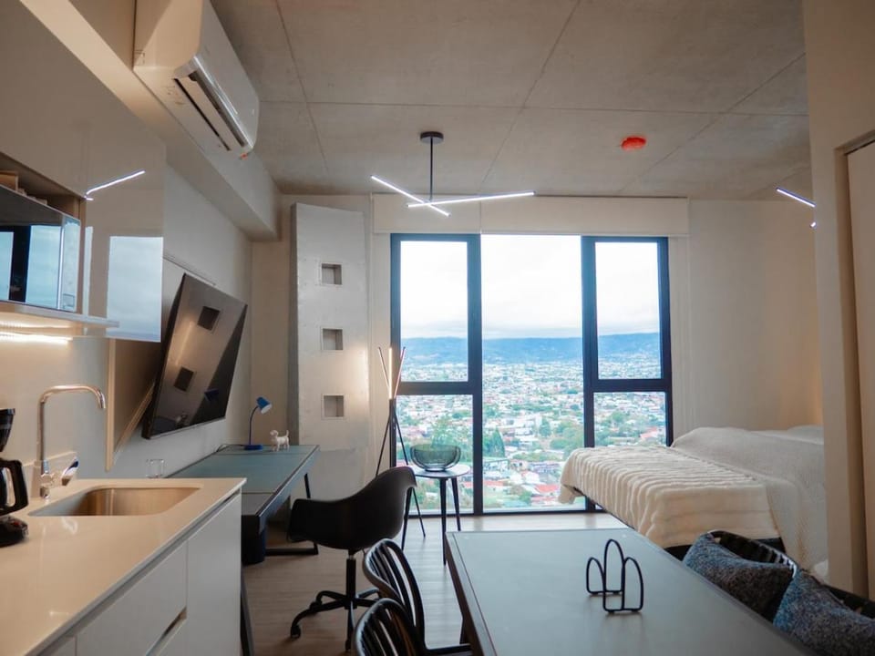 Secrt Escalante Premium Studio AC Apartment in San Jose