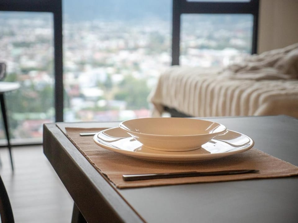 Secrt Escalante Premium Studio AC Apartment in San Jose
