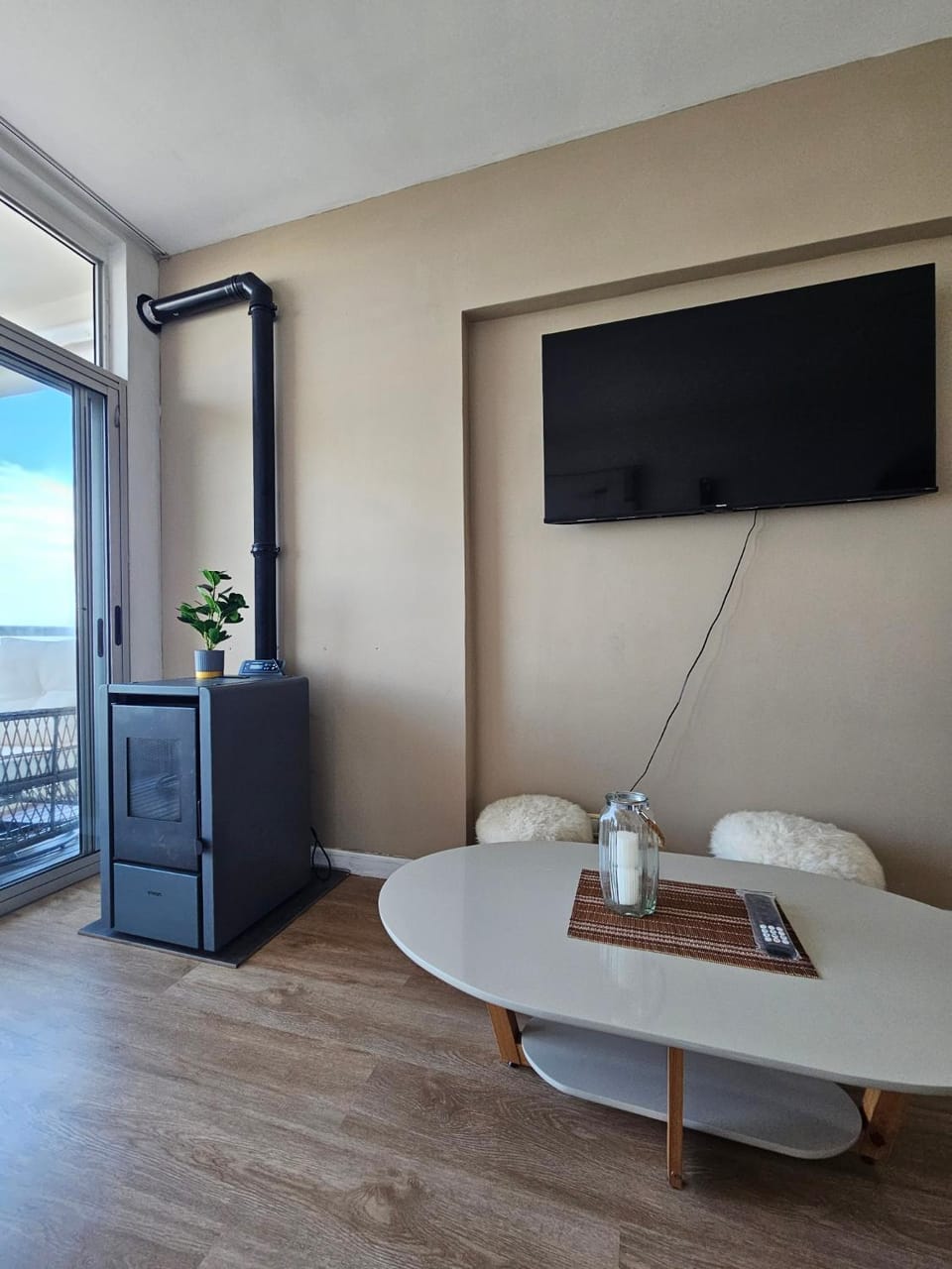 Communal lounge/ TV room