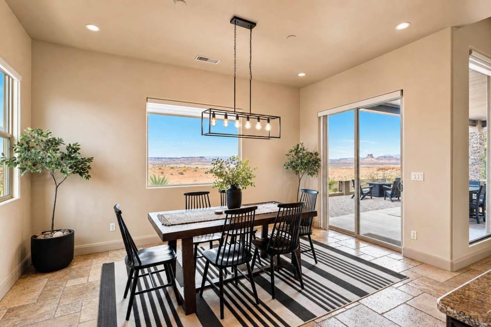 The Overlook - Triple Primary Luxe 50 Mile Views House in Page
