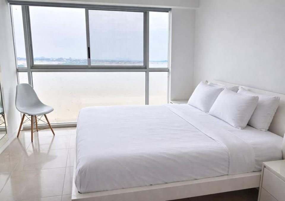 Bed, Bird's eye view, TV and multimedia, River view