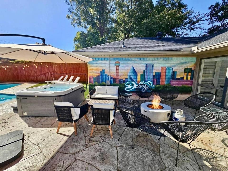 Patio, Hot Tub, sunbed