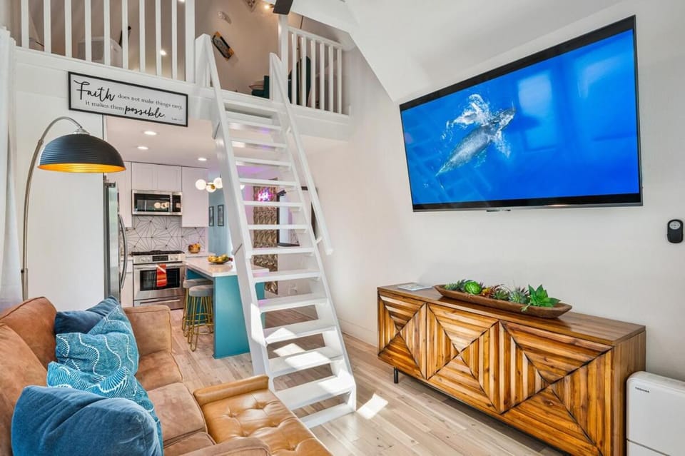 Forgotten Paradise Beach House in Galveston Island