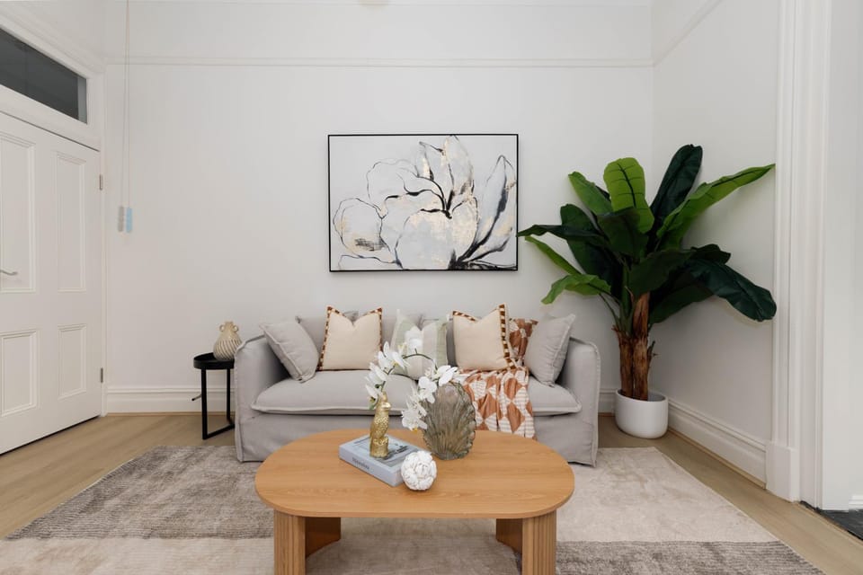 Spacious 3BR Family Home at Central Chatswood House in Sydney