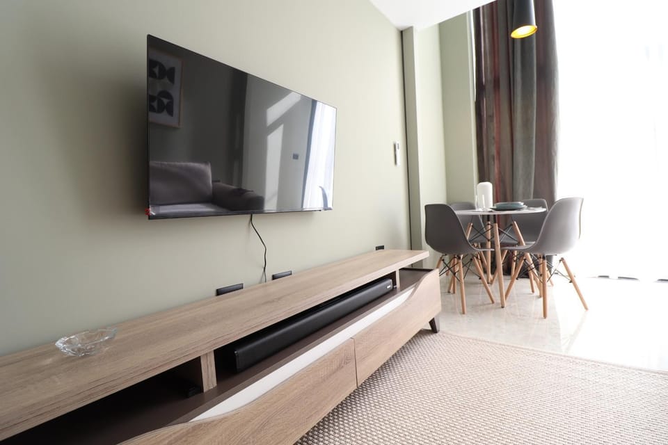 Communal lounge/ TV room, TV and multimedia, Evening entertainment, air conditioner