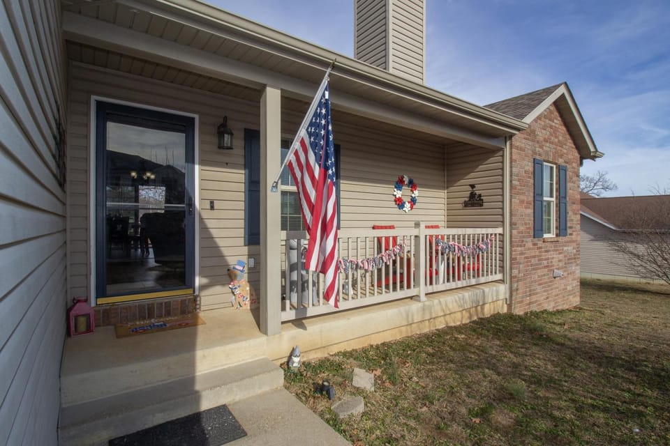 The Game Plan Getaway House in Ozark Mountains
