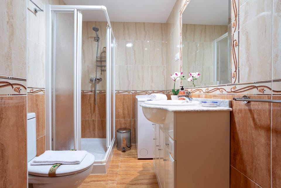 Shower, Bathroom, towels