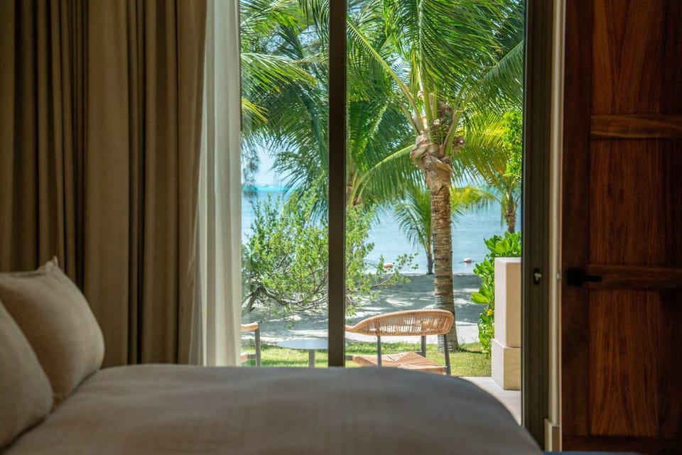 Rise and Dive - 3BR - Beach Front Private Terrace Apartment in Isla Mujeres