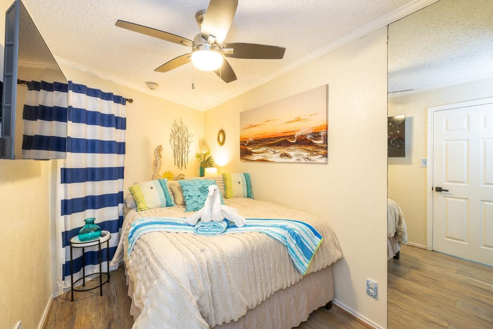Beachfront and Panaromic Ocean View Family Retreat on Seawall - Casa Del Mar 257 Apartment hotel in Galveston Island