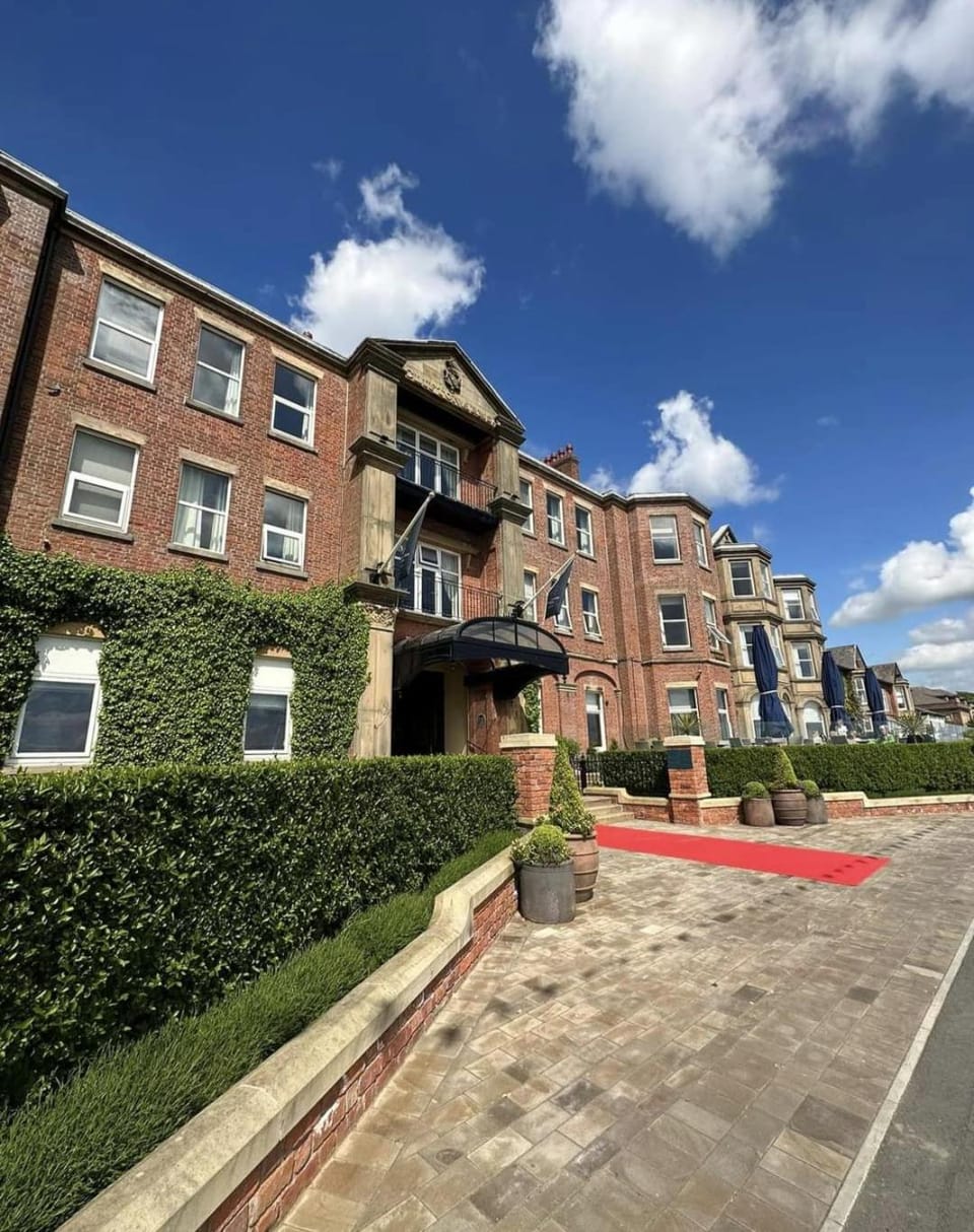 Property building, Street view
