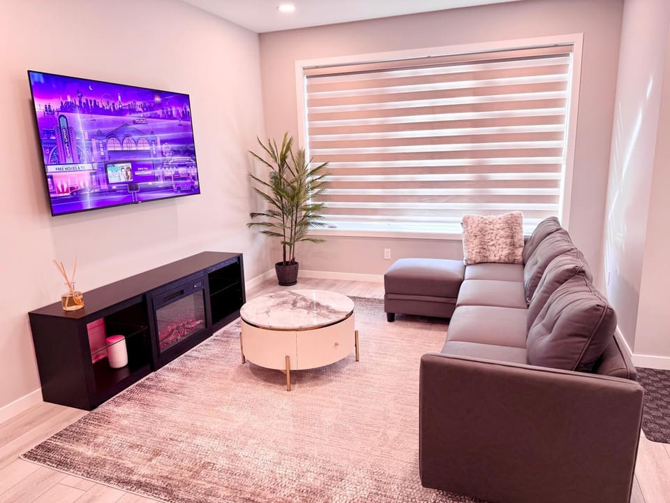 Communal lounge/ TV room, TV and multimedia, Living room, Seating area