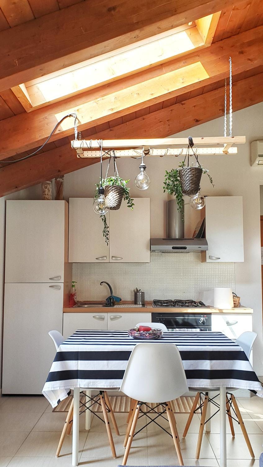 Dining area, kitchen